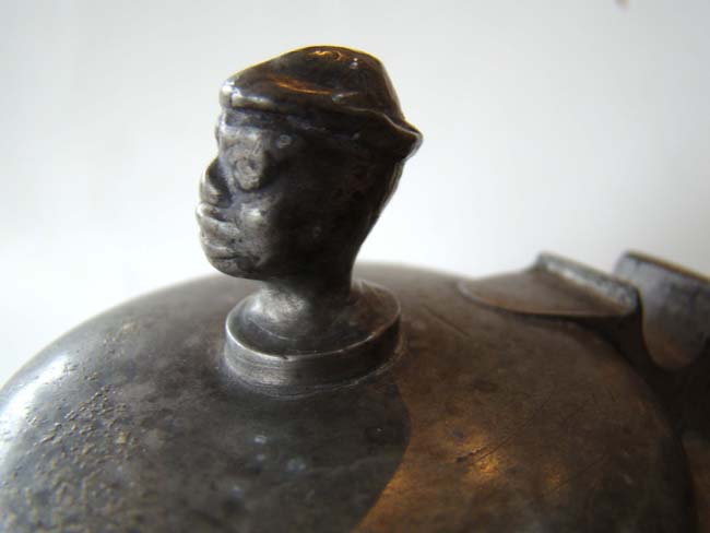 A rare 18th century Swiss Pewter Flagon or 'Stegkanne' by Ludwig Roder of Berne, Switzerland, and dated 1798 — image 5